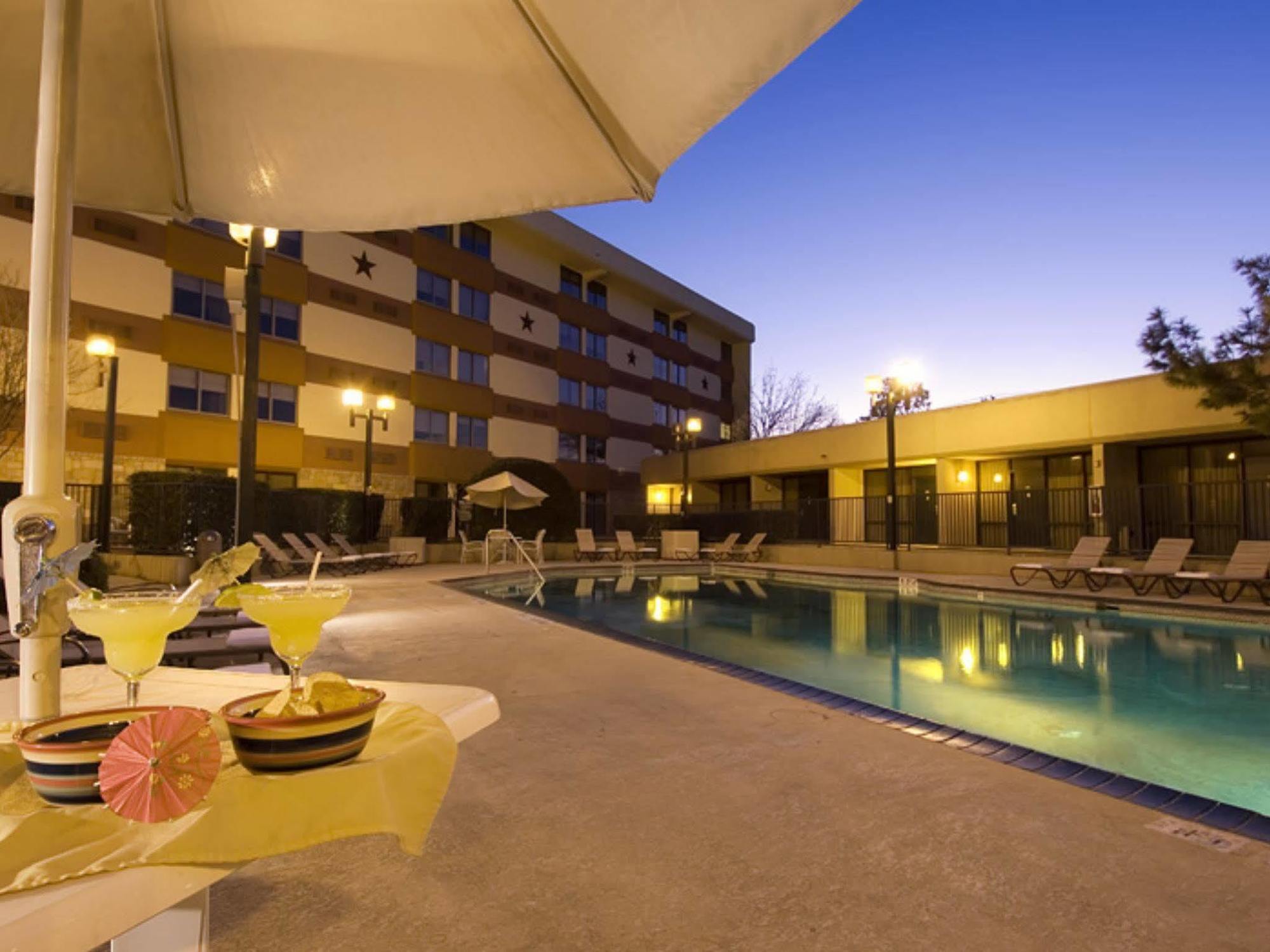 Wyndham Garden Hotel Austin Exterior foto